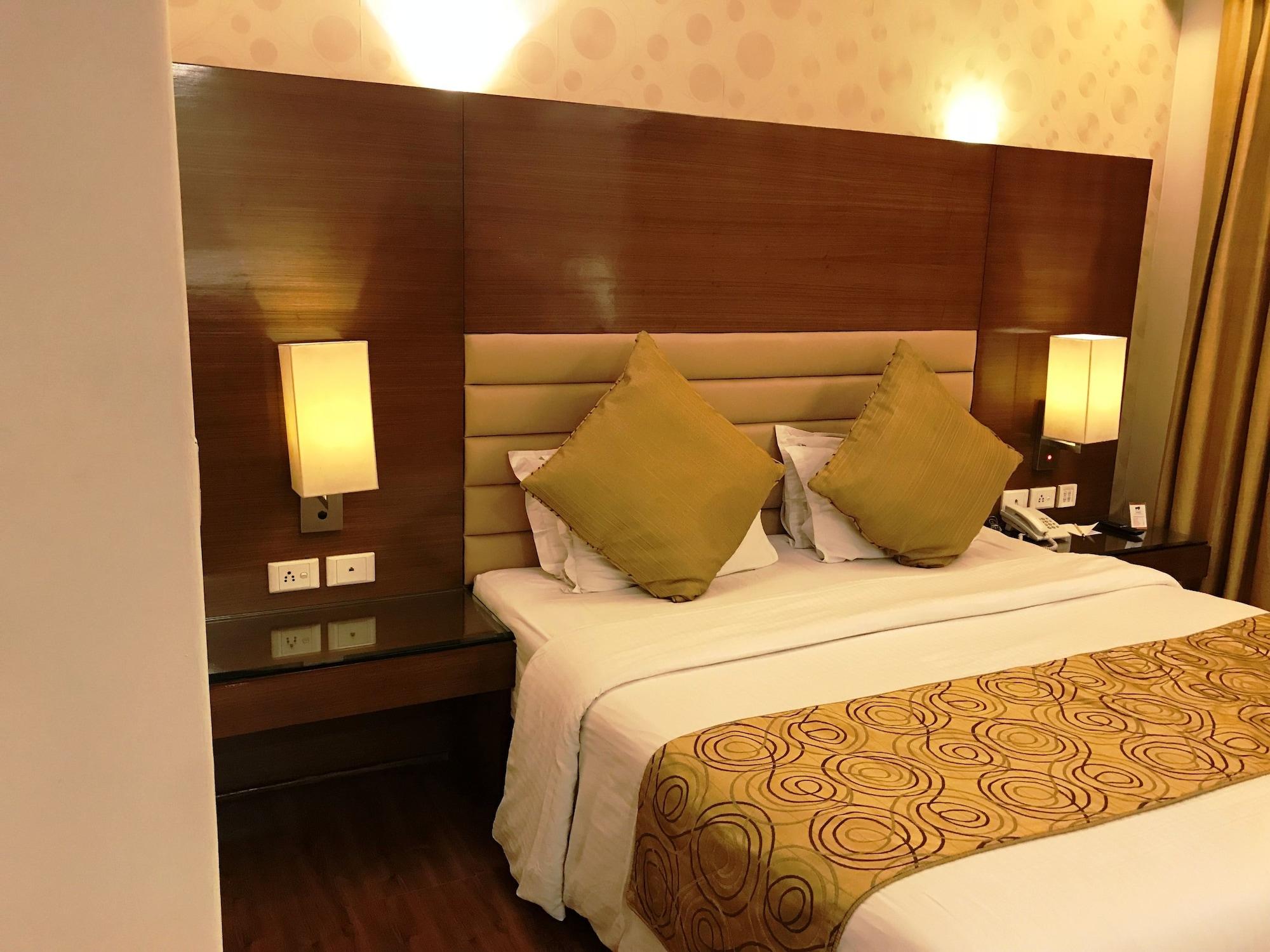 Indus Biznotel New Delhi Bagian luar foto