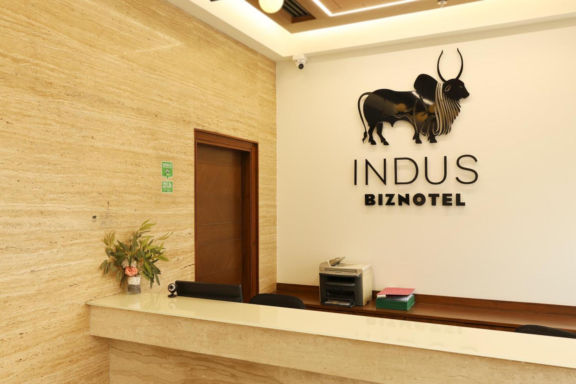 Indus Biznotel New Delhi Bagian luar foto