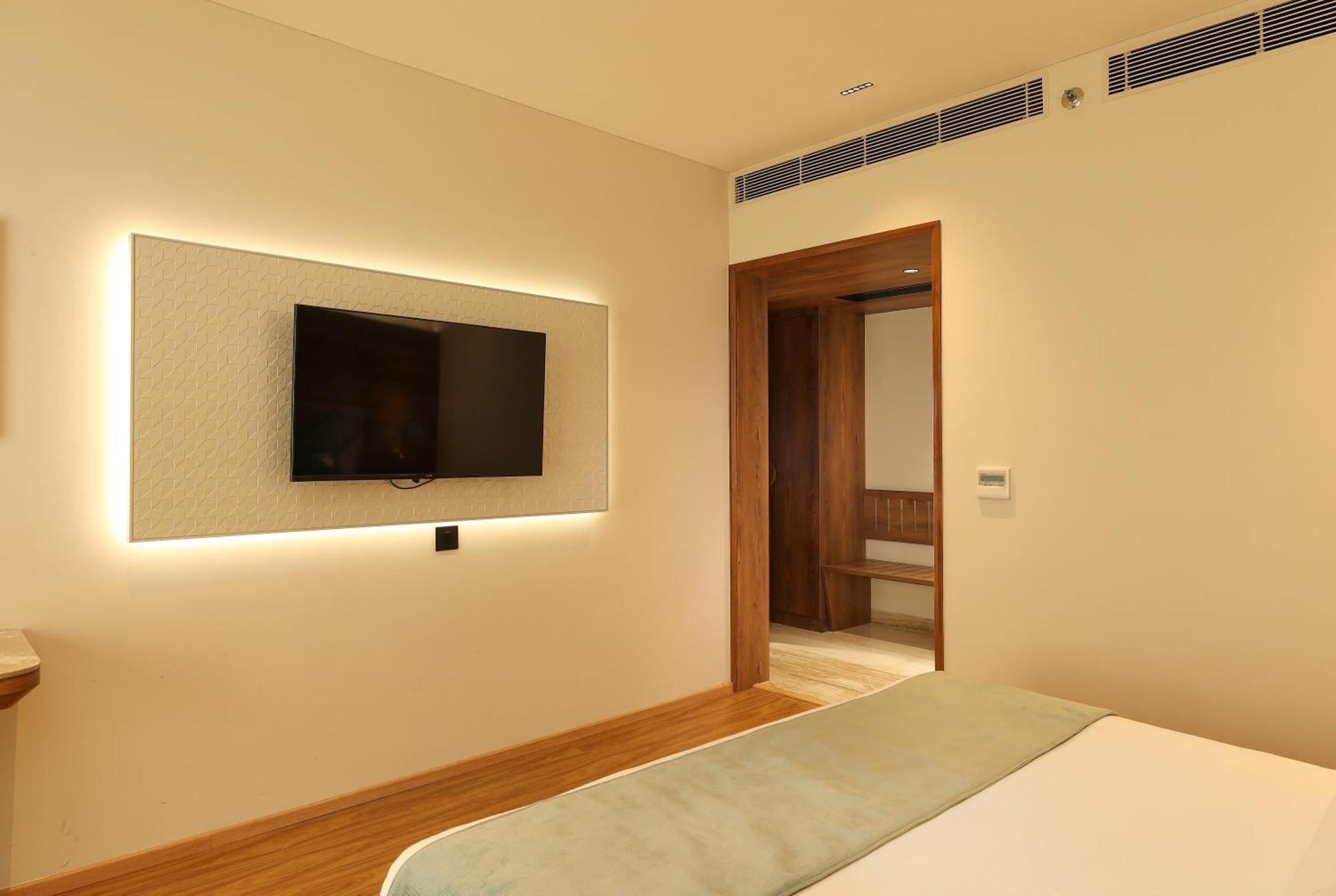 Indus Biznotel New Delhi Bagian luar foto