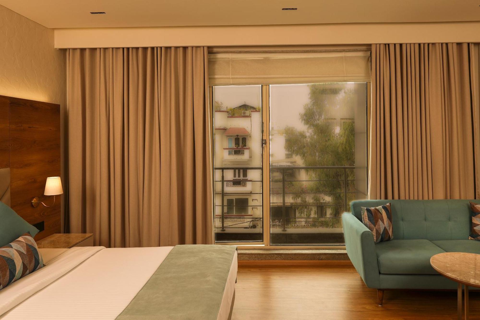 Indus Biznotel New Delhi Bagian luar foto