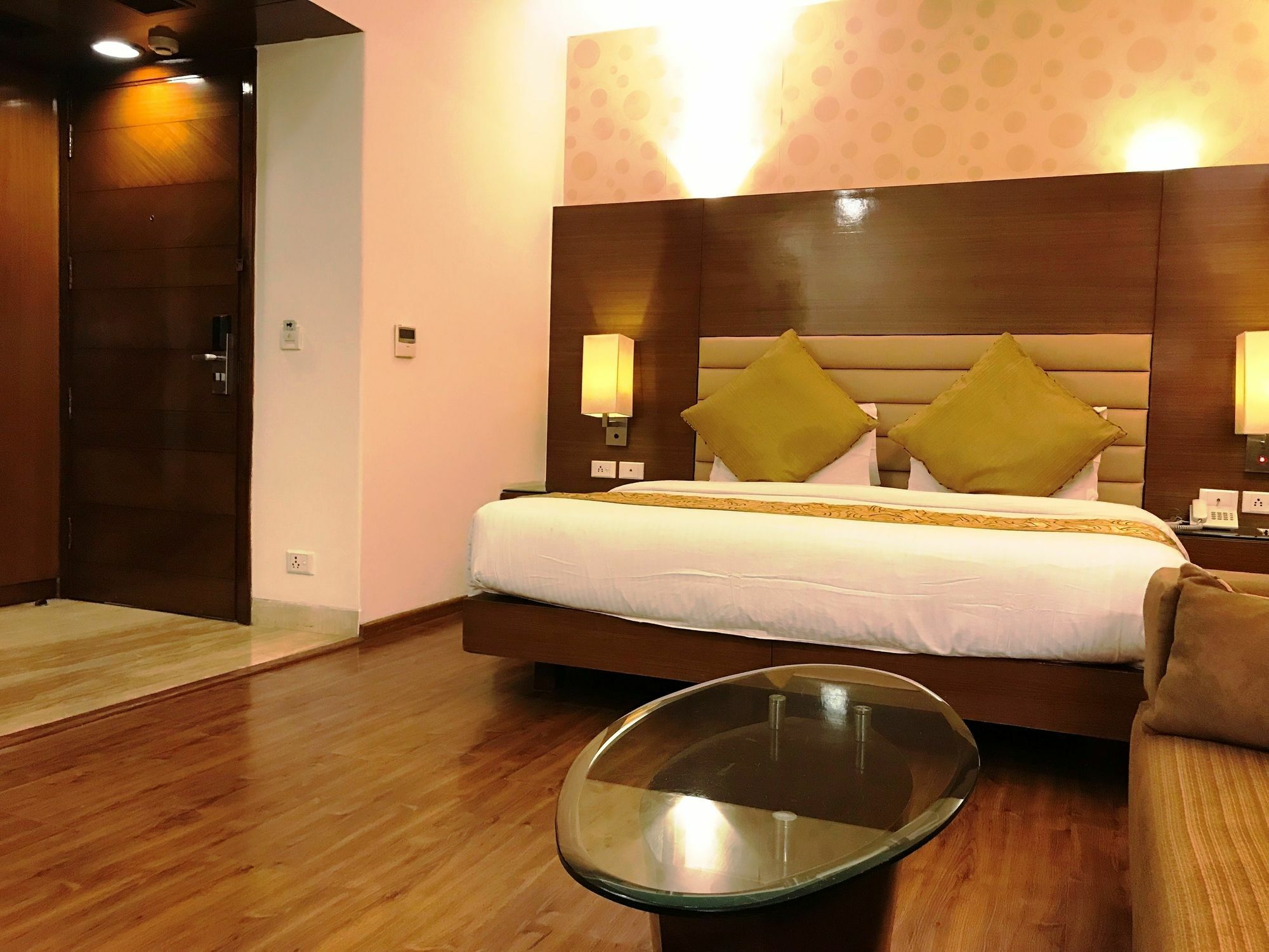 Indus Biznotel New Delhi Bagian luar foto